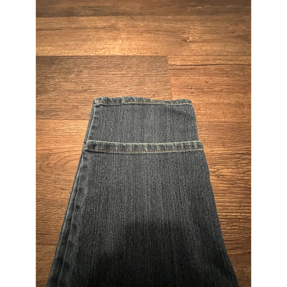Gloria Vanderbilt Jeans - Picture 5 of 5